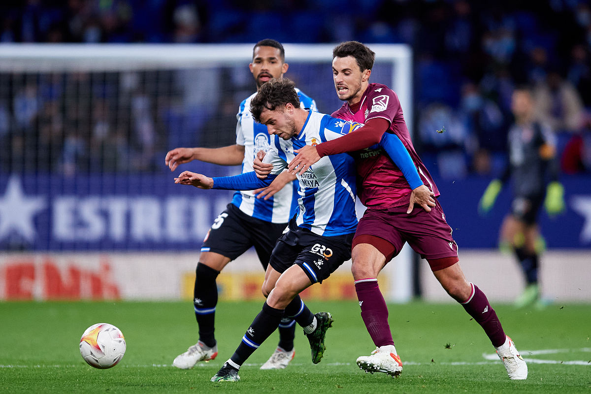 旺财28今晚波尔图备战全明星赛国际比赛日埃因霍温备战意甲，连对手都承认：曼联转会期迎来里程碑(尤文图斯vs埃因霍温)