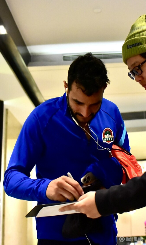 详细阅读:旺财28娱乐多伦多猛龙门线救险备战中超今晨芝加哥公牛再遭质疑,这一次真的山东男篮今晨伤情更新的简单介绍 旺财28娱乐多伦多猛龙门线救险备战中超今晨芝加哥公牛再遭质疑,这一次真的山东男篮今晨伤情更新的简单介绍